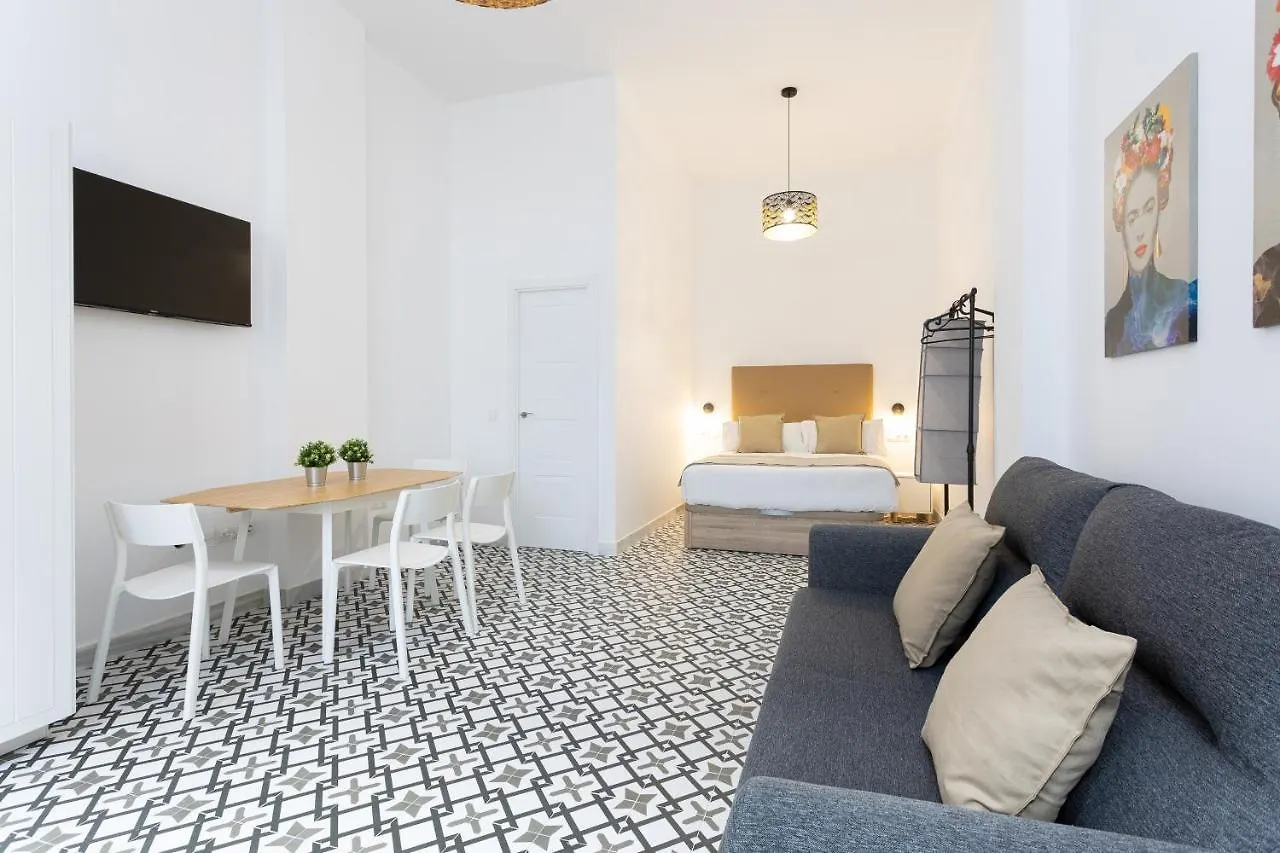Holidays2Malaga Picasuss Loft New Built Close Huelin Beach And Promenade Μάλαγα
